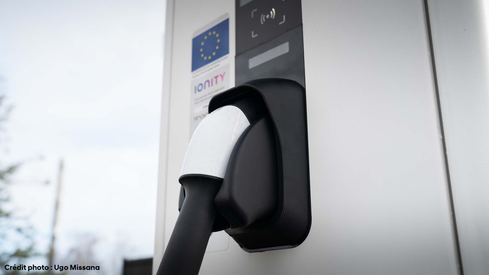 Borne de recharge - Ugo Missana